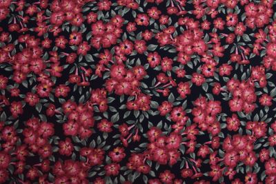 Blouse/dress fabric in black with small flower print TU40714 (1)