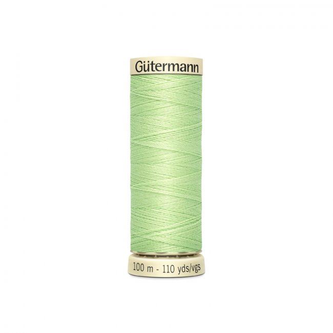 Universal sewing thread Gütermann in light green color 152