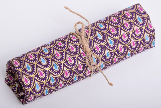 Roll of Christmas cotton in purple color with decorative print RO18712/044