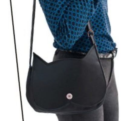 Leatherette handbag in the shape of a cat. Leatherette handbag in the shape of a cat.