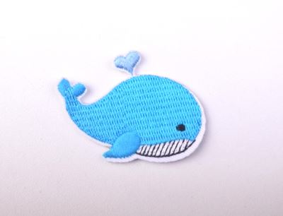 Iron-on patch in the shape of a whale TH367