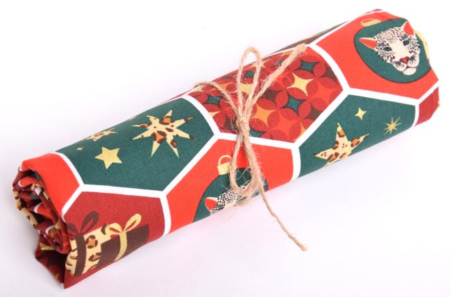 Roll of Christmas cotton in red with printed ornaments RO18704/016