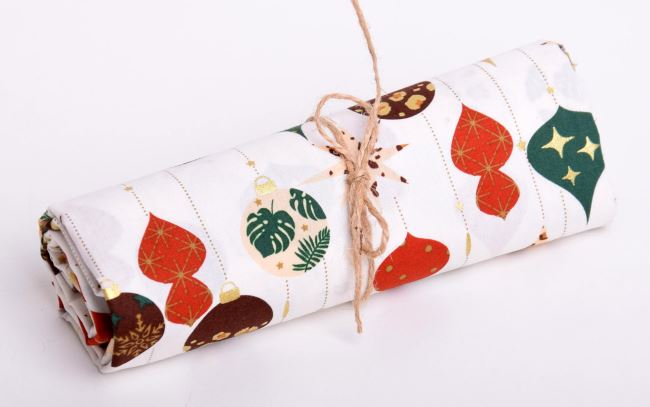 Roll of Christmas cotton in cream color with printed ornaments RO18706/051