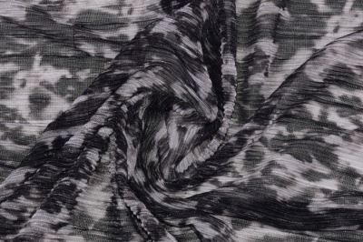 Social pleated knitwear with an abstract print 134.136.0801 (4)
