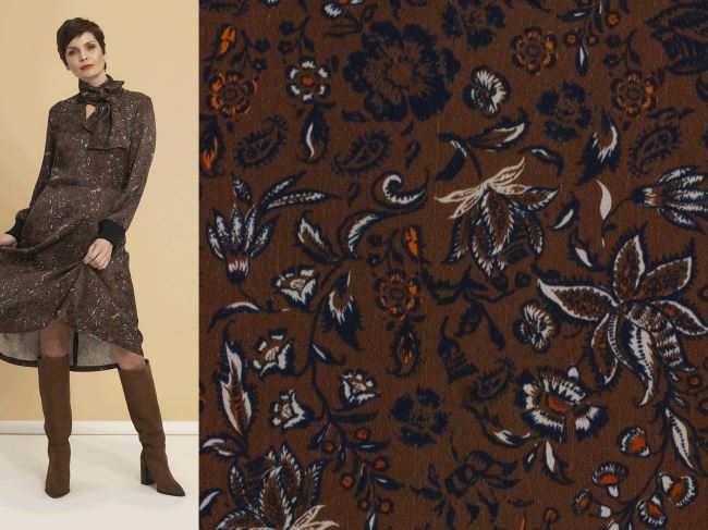Shiny viscose fabric with digital flower pattern 18297/055