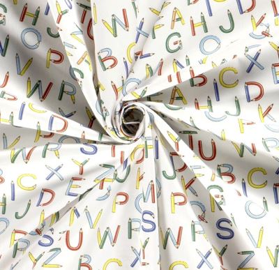 Poplin in white with a print of crayons and letters 19765/050 (3)