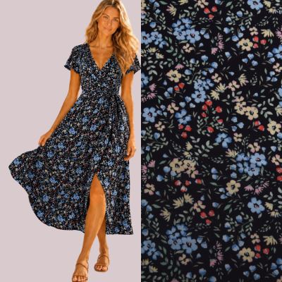 Viscose fabric in black with flower print TU26372 Viscose fabric in black with flower print TU26372