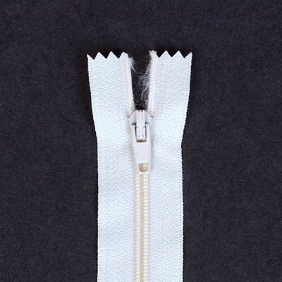 Spiral zipper in white color 10 cm I-3C0-10-101