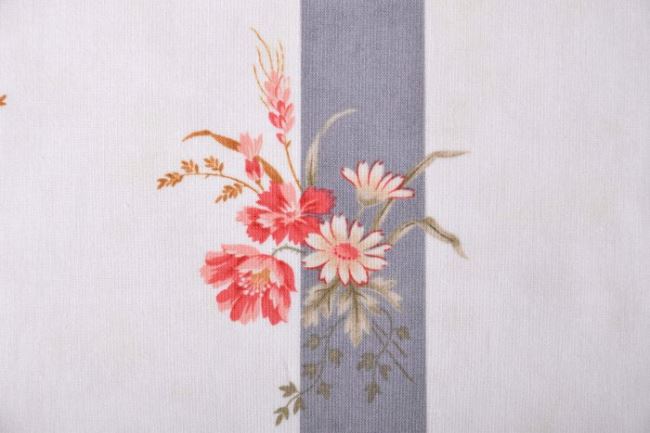 American cotton for patchwork from the 3 Sisters collection with flowers 4066-15