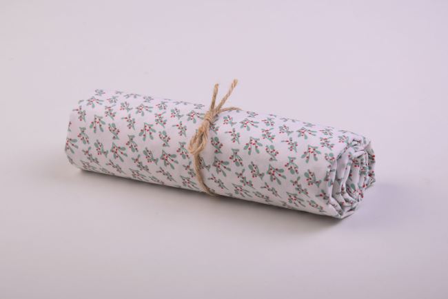 Roll of Christmas cotton in white with twigs print ROK15033-050D