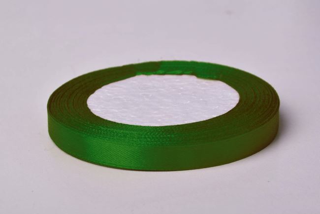 Satin ribbon in green color 1 cm 06616