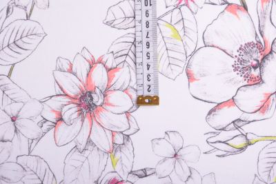 Viscose knit in white with a digital print of delicate flowers 23560 (3)