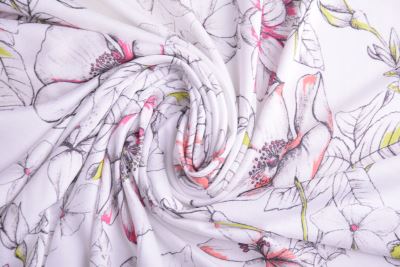 Viscose knit in white with a digital print of delicate flowers 23560 (4)