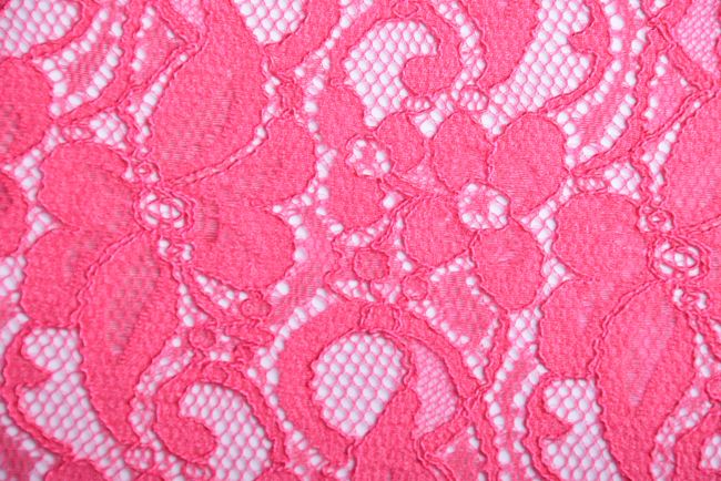 Lace in pink with flowers 607.388/5018