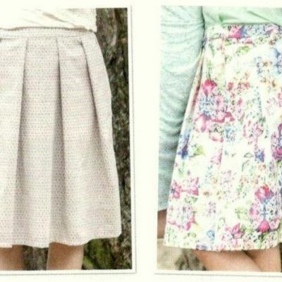 Airy skirt with pleats at the waist. Airy skirt with pleats at the waist.