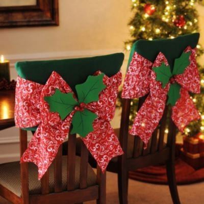 WE MAKE CHRISTMAS DECORATIONS II: Throw in your chairs too!
