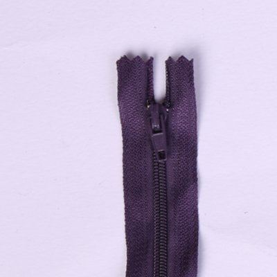 Spiral zipper in purple color 18cm I-3C0-18-196