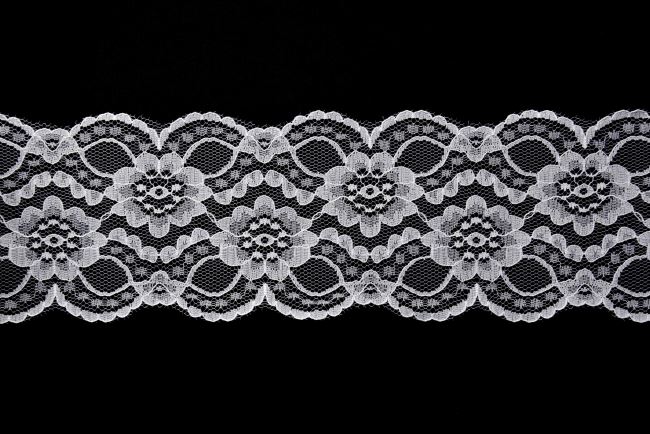Decorative lace in white color 7 cm 07021