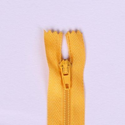 Spiral zipper in yellow 18cm I-3C0-18-111
