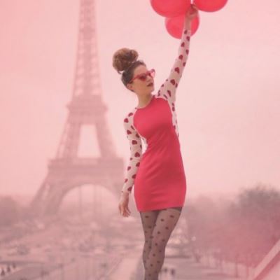 Valentine's fashion, tender hearts and meringue, but also bold lace Valentine's fashion, tender hearts and meringue, but also bold lace