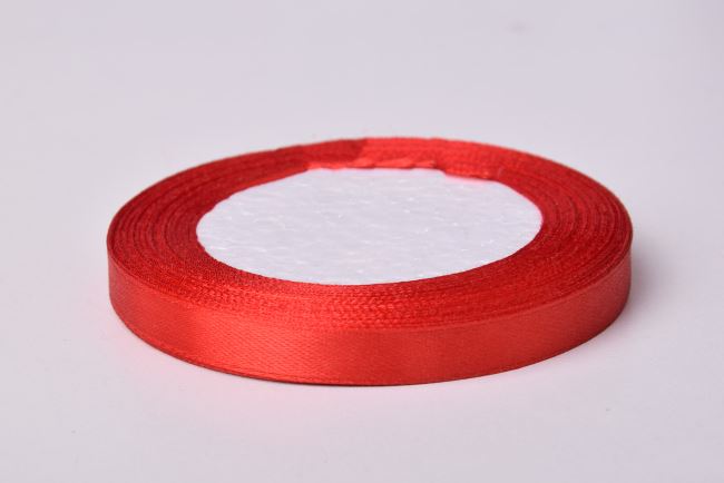 Satin ribbon in red color 1 cm 06185
