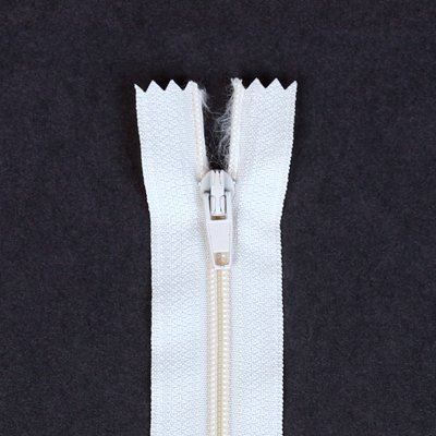 Spiral zipper in white color 18cm I-3C0-18-101
