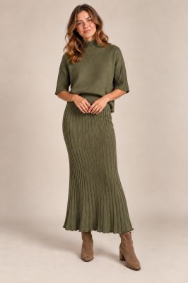 Set of sweater with turtleneck and skirt in green color ITA-KOM02