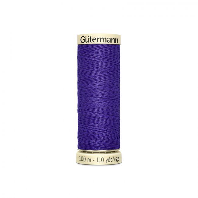 Universal sewing thread Gütermann in deep purple color 810