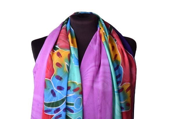 Scarf in purple color with tropical flowers SA330