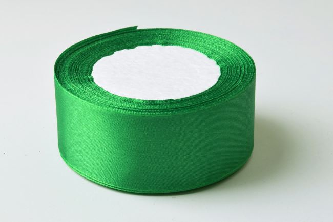 Satin ribbon in green color 4 cm 06613
