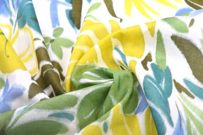 Fine viscose fabric in cream color with a print of colorful leaves MOR226 (4)