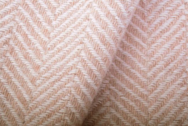 Coat fabric in beige color with zigzag pattern TI2043