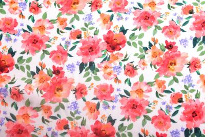 Cream-colored viscose fabric with a print of flowers and leaves TU26907 (1)