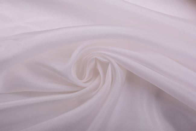 Luxurious silk in soft cream color with gloss MAR039