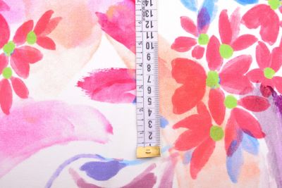 Cream-colored viscose knit with large flower print MI18903/902 (3)
