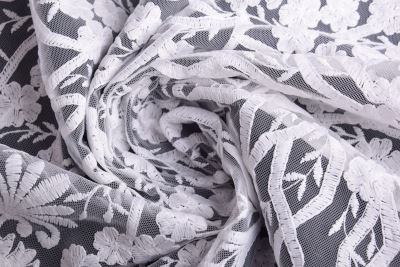 Lace in cream color with intertwined small flowers AP85 (4)