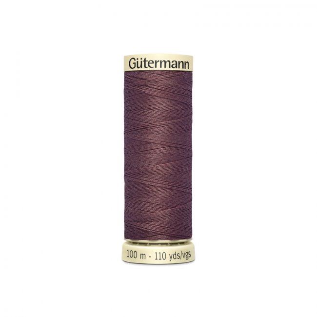 Universal sewing thread Gütermann in plum color 429
