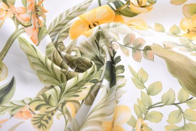 Cream-colored cotton fabric with floral print MI20708/905 (3)