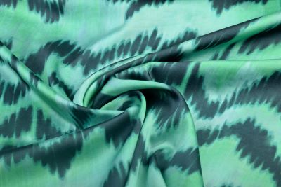 Viscose fabric in green color with zigzag print MOR4124 (4)